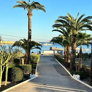 Appartement Face A La Mer Avec Parking Gratuit Libre D'Acces